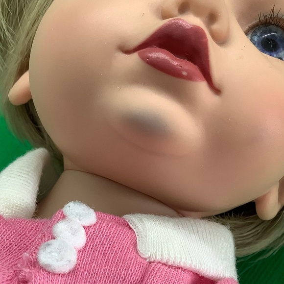 Vintage 1995 Playmates Baby So Beautiful JS & A Baby Doll with Light Brown Hair - Picture 4 of 6